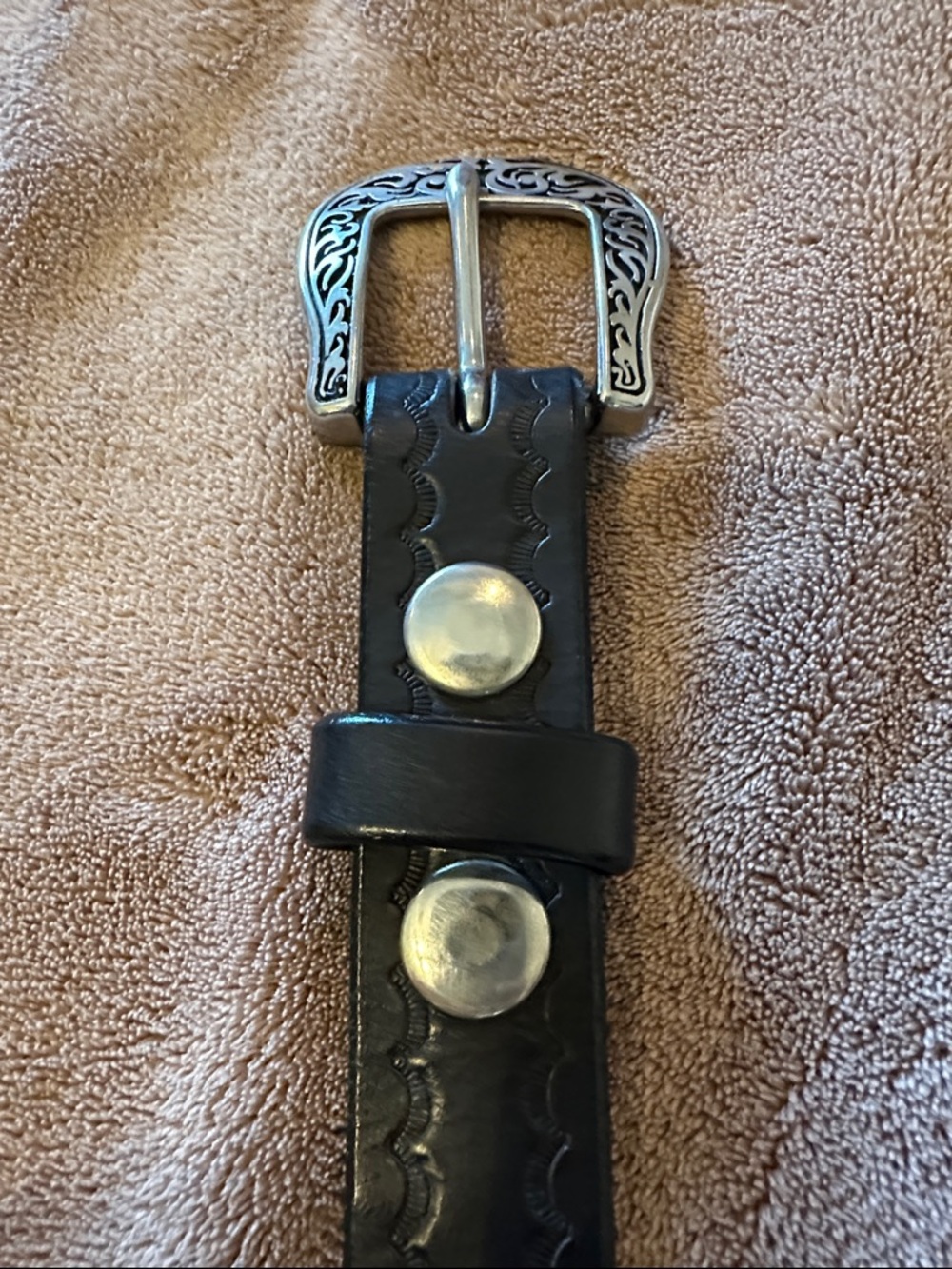 Kid’s Horse Shoe Brand Leather Belt With Western Style Buckle and Tooling. Sz 28